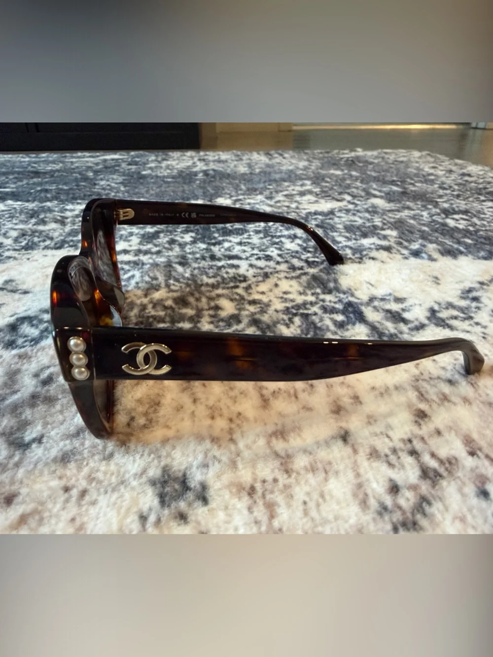 Authentic CHANEL Tortoiseshell Sunglasses w/ Faux Pearl & CC Logo Accent - Brown